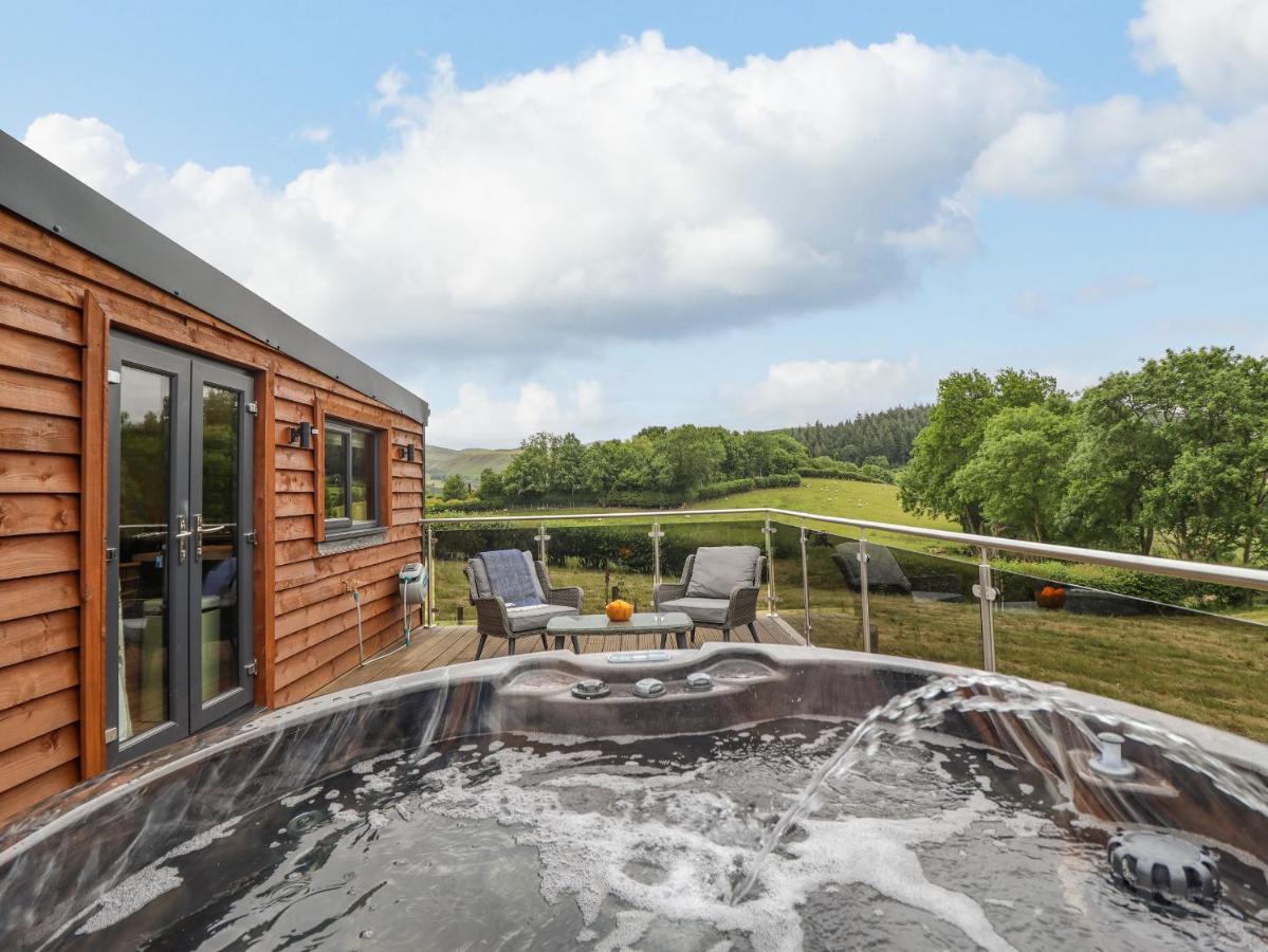The Cabin At Evelyns Retreat Corwen Bagian luar foto